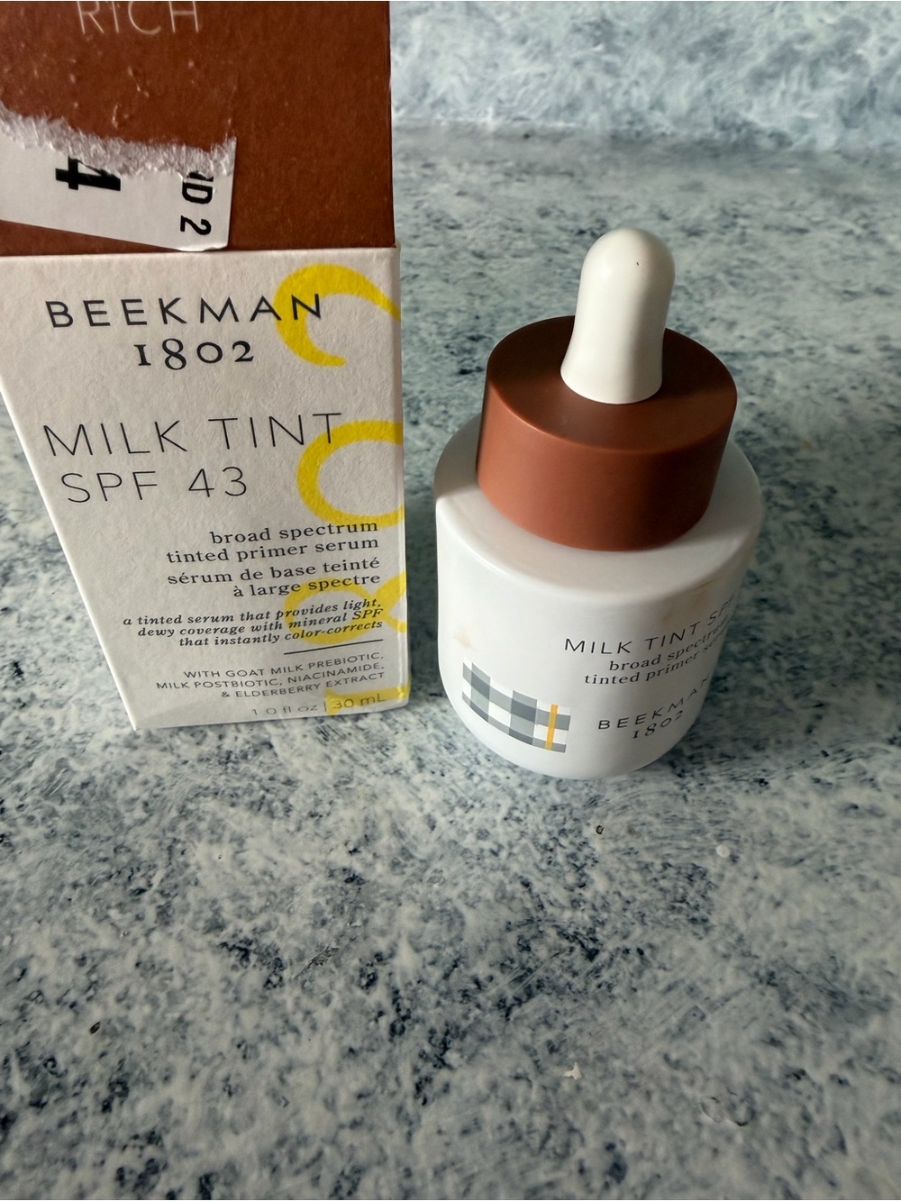 Beekman 1802 Milk Tint SPF 43 Tinted Primer Serum — Rich